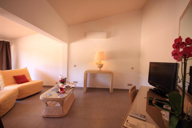 Eden Park Hotel Serriera  Екстериор снимка