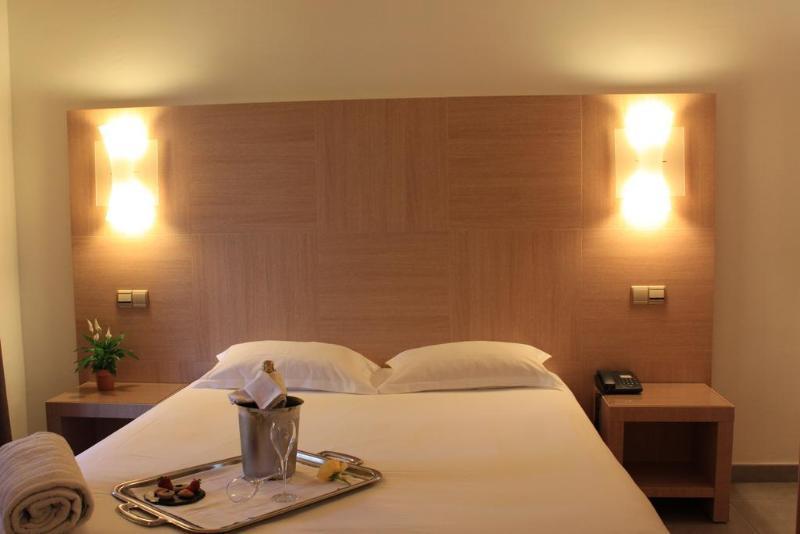 Eden Park Hotel Serriera  Екстериор снимка