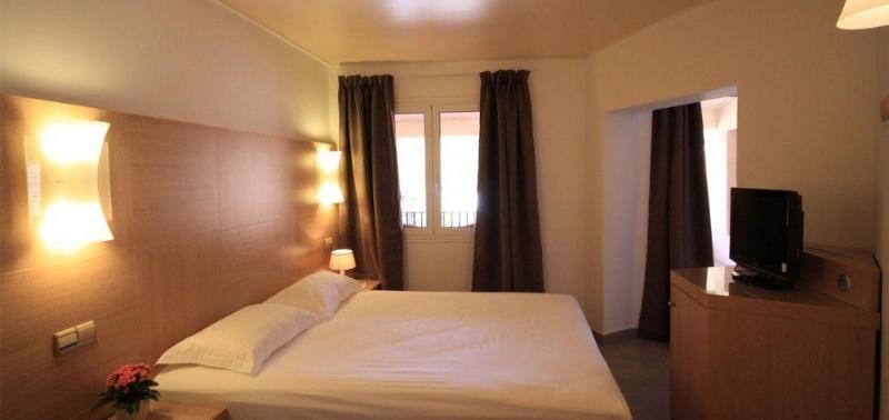 Eden Park Hotel Serriera  Екстериор снимка